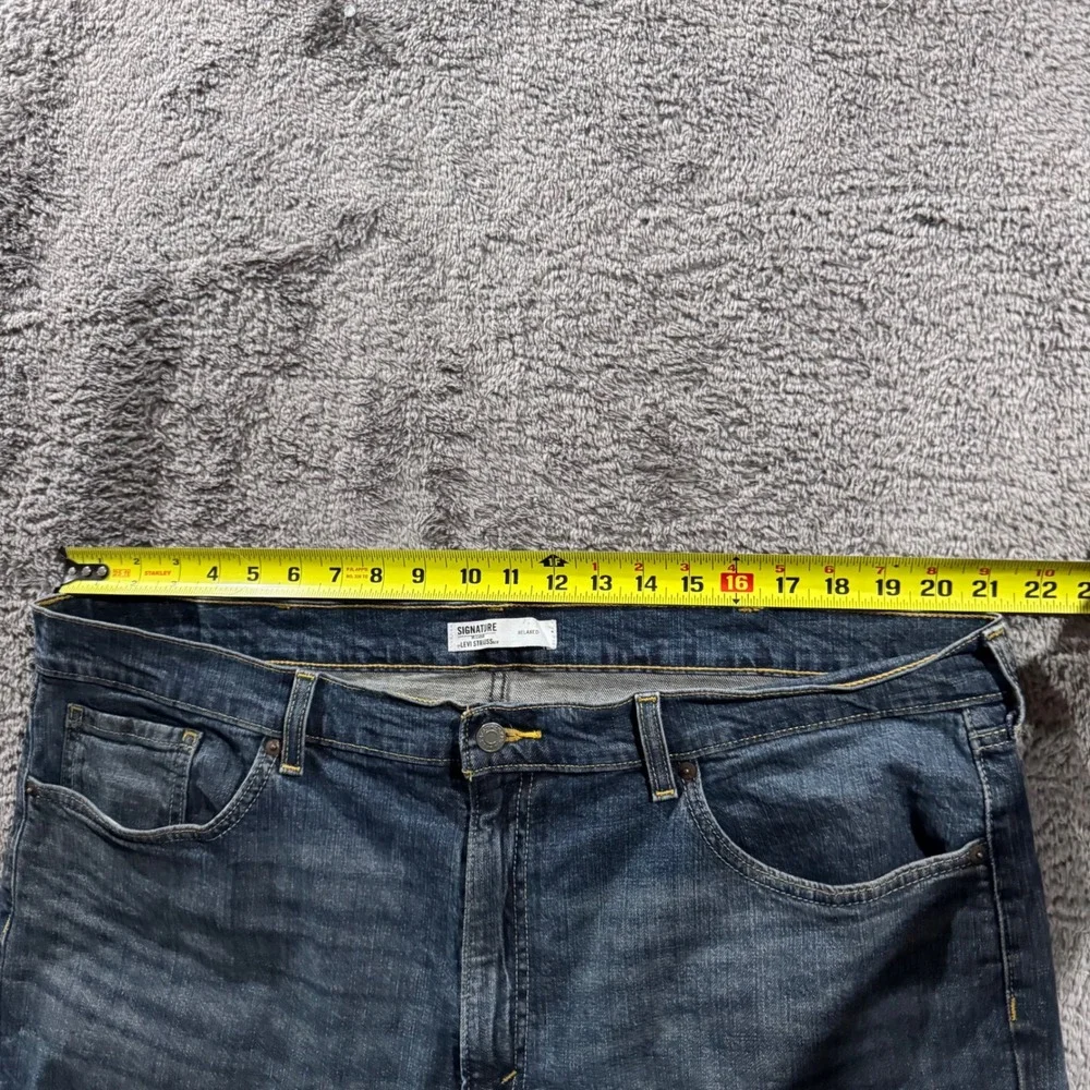 Signature by Levi Strauss Mens Relaxed Fit Dark Wash Denim Jeans 42x32 Blue